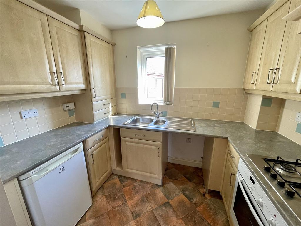 2 bed flat for saleCollingsway, West Park DL2 photo 5