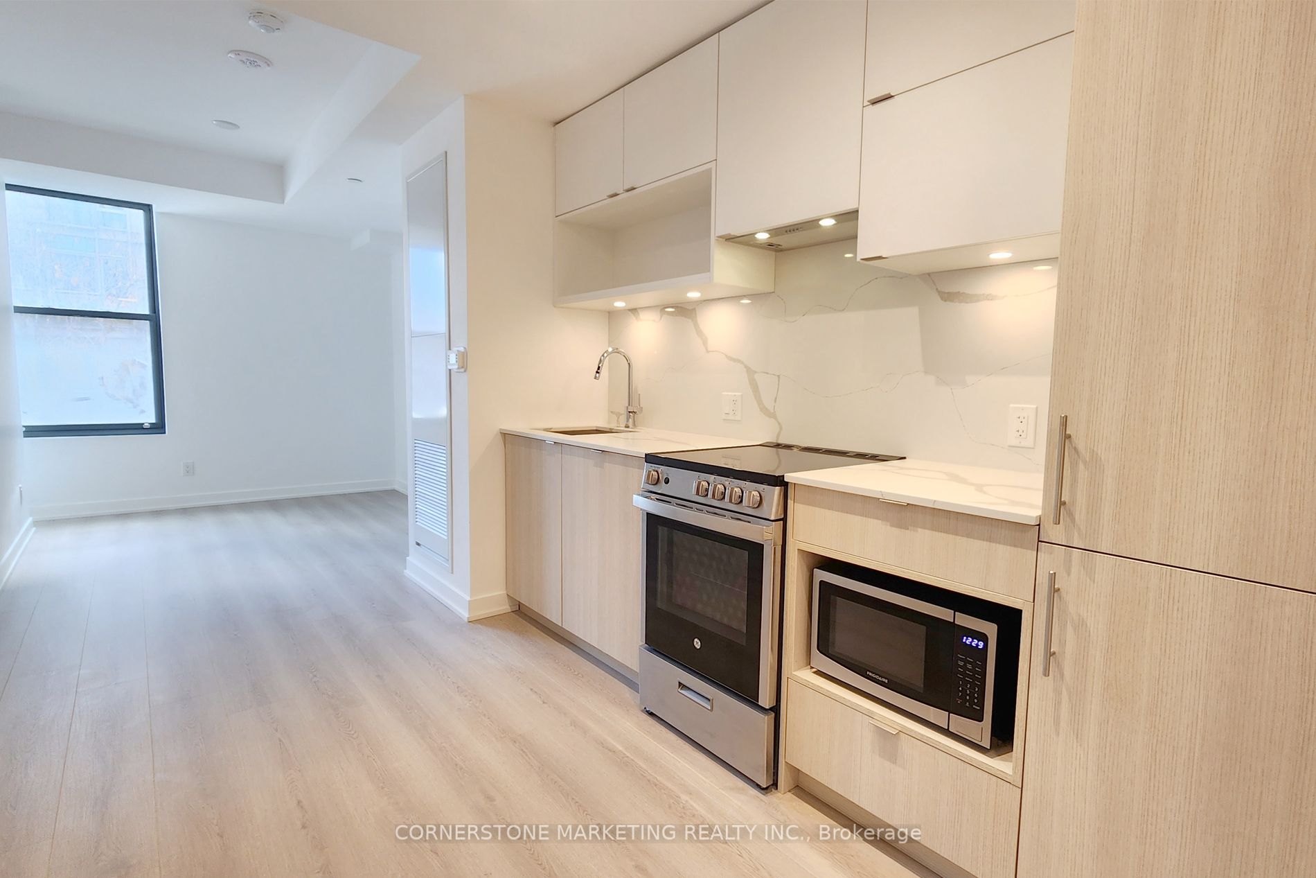 303-100 Queen Street E, Toronto, ON, M5C 0B5