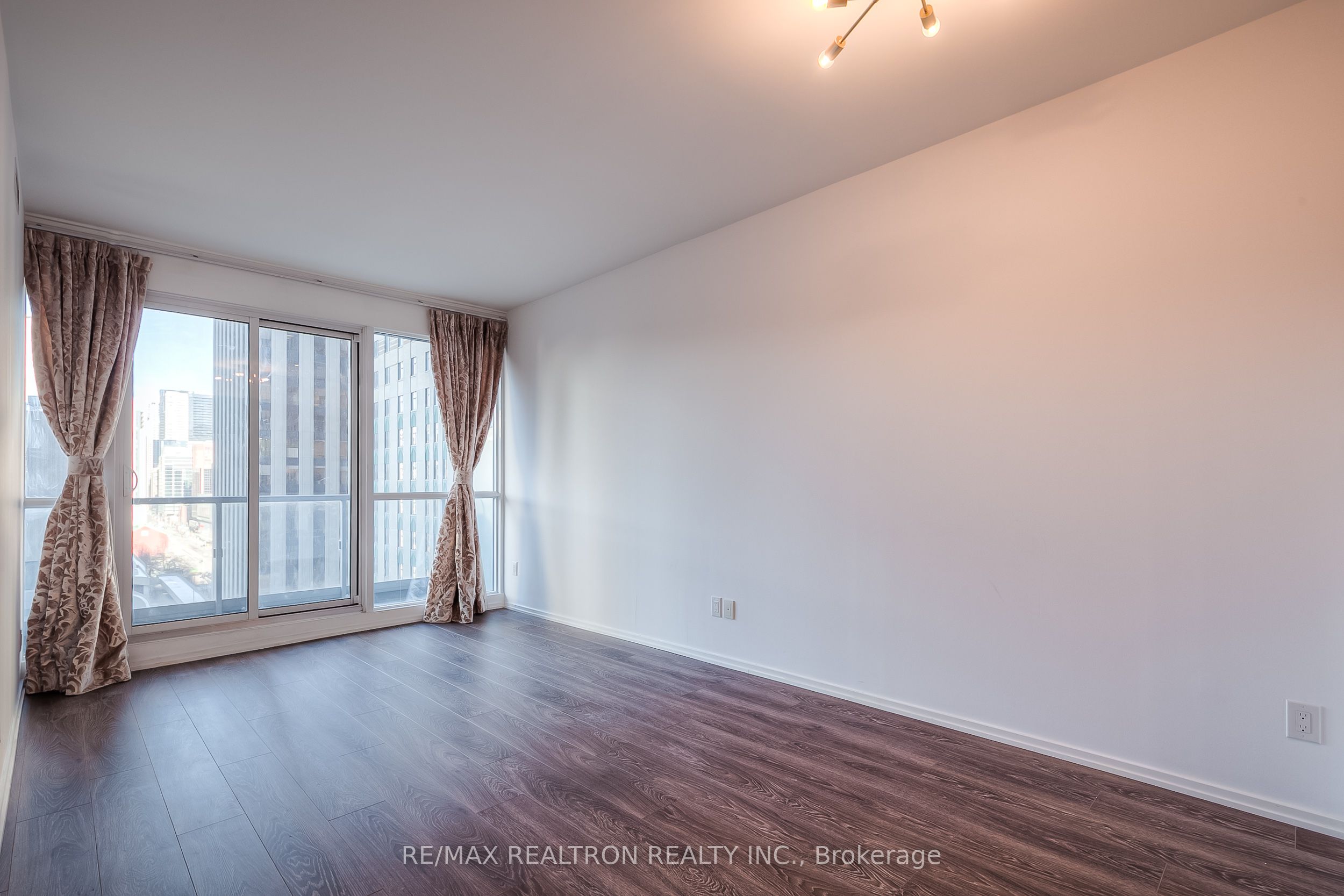 Additional image 5 of 1416-70 Temperance Street, Toronto, ON, M5H 4E8