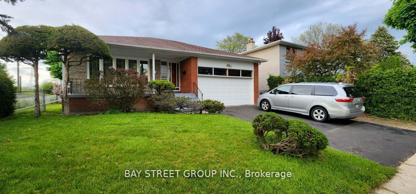 Room1-45 Pineway Boulevard, Toronto, ON, M2H 1A5