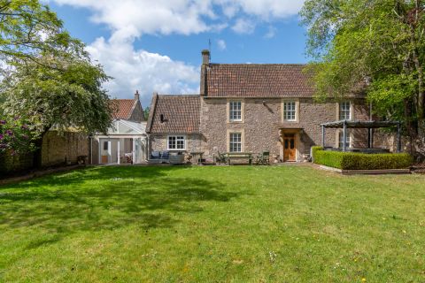 The Square, Wellow BA2