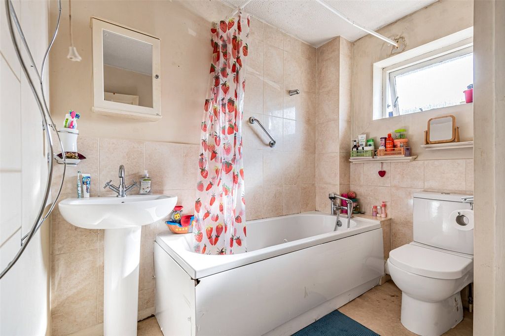 Additional image 5 of 1 bed end terrace house for saleNethercote Avenue, Woking, Surrey GU21