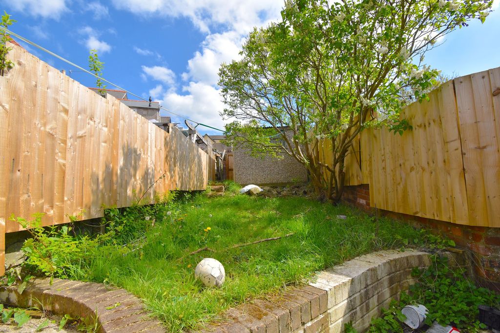 Additional image 2 of 4 bed terraced house for saleFairoak Avenue, Newport NP19