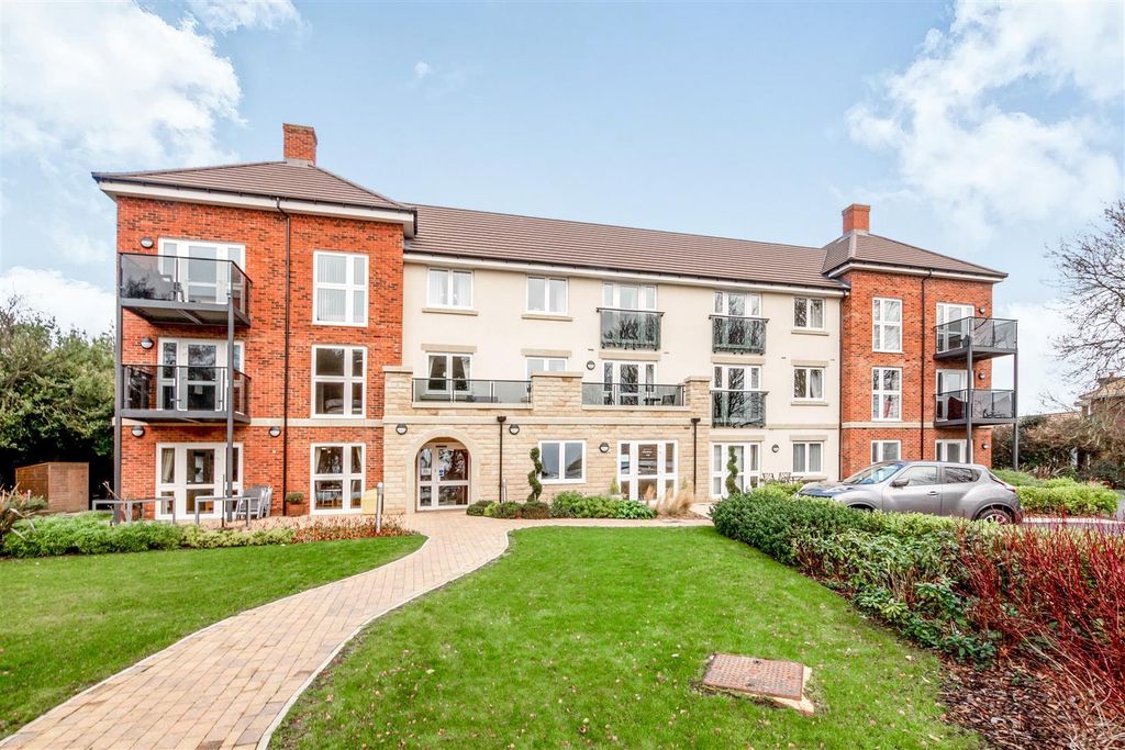 2 bed flat for saleChestnut Court, 99 Martongate, Bridlington YO16