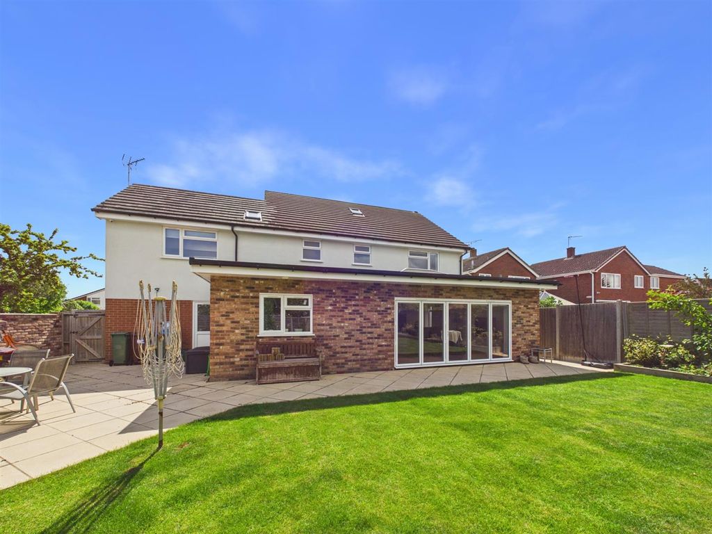 Additional image 25 of 4 bed detached house for saleLangdon Avenue, Bedgrove, Aylesbury HP21
