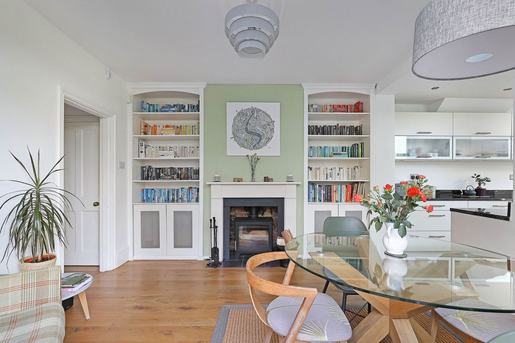 Additional image 6 of 4 bed semi-detached house for saleHills Road, Buckhurst Hill IG9