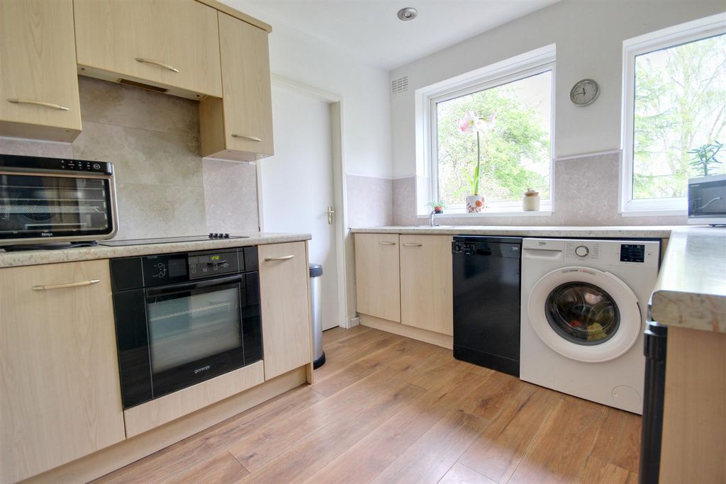 Additional image 4 of 3 bed semi-detached house for saleWoodlands Drive, Beverley HU17