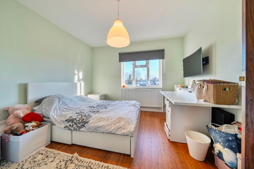 Additional image 7 of 3 bed end terrace house for saleDagenham Road, Romford RM7