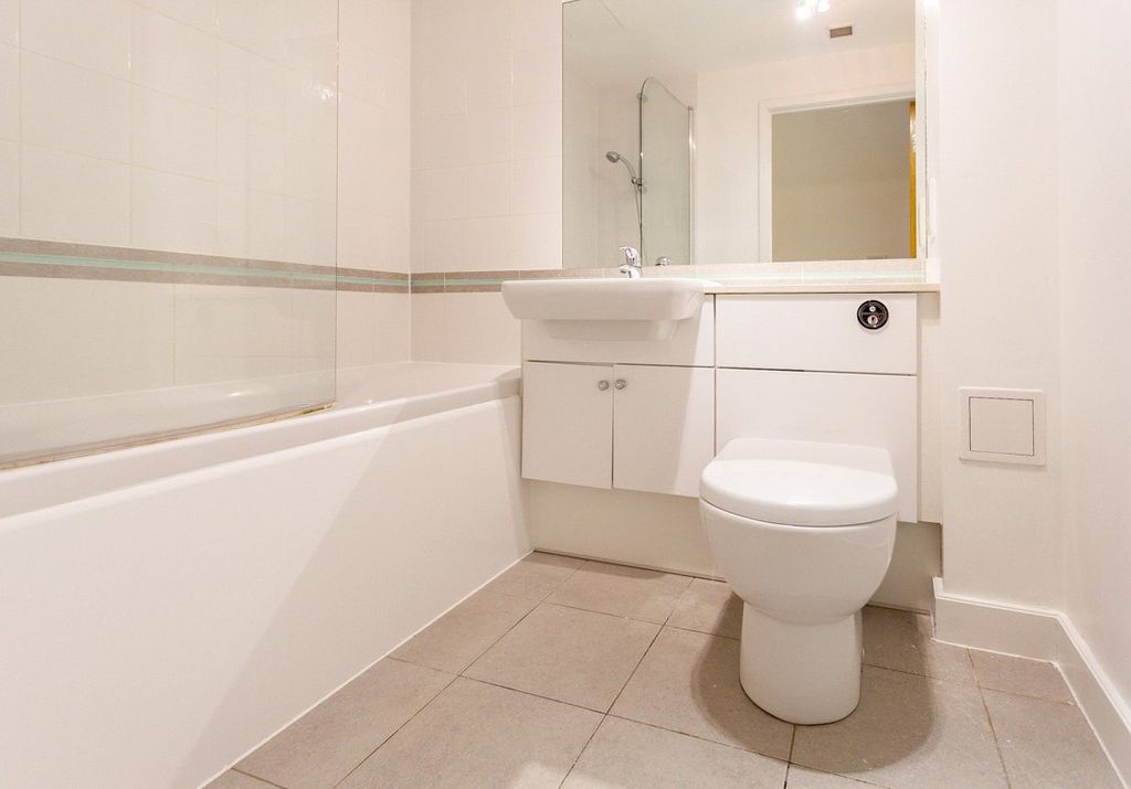 Additional image 8 of 2 bed flat for saleBoulevard Drive, Beaufort Park, Colindale NW9