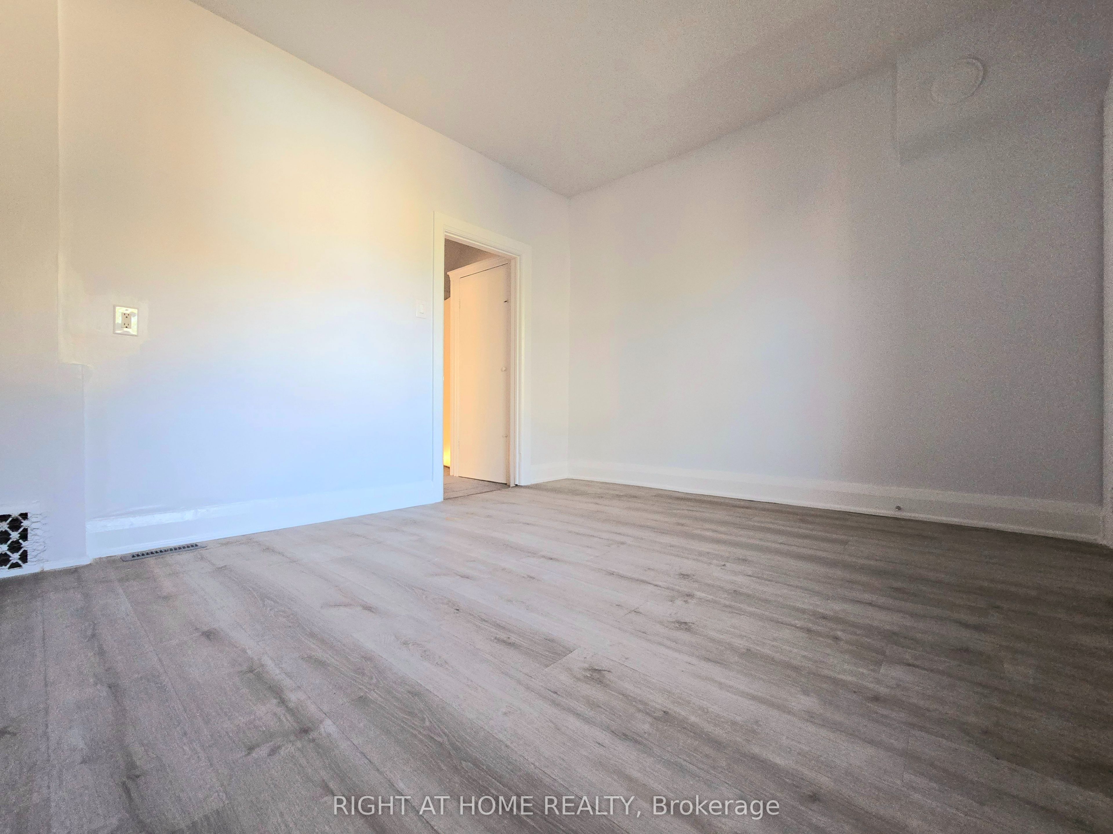 Additional image 4 of MAIN-685 Greenwood Avenue, Toronto, ON, M4J 4B6