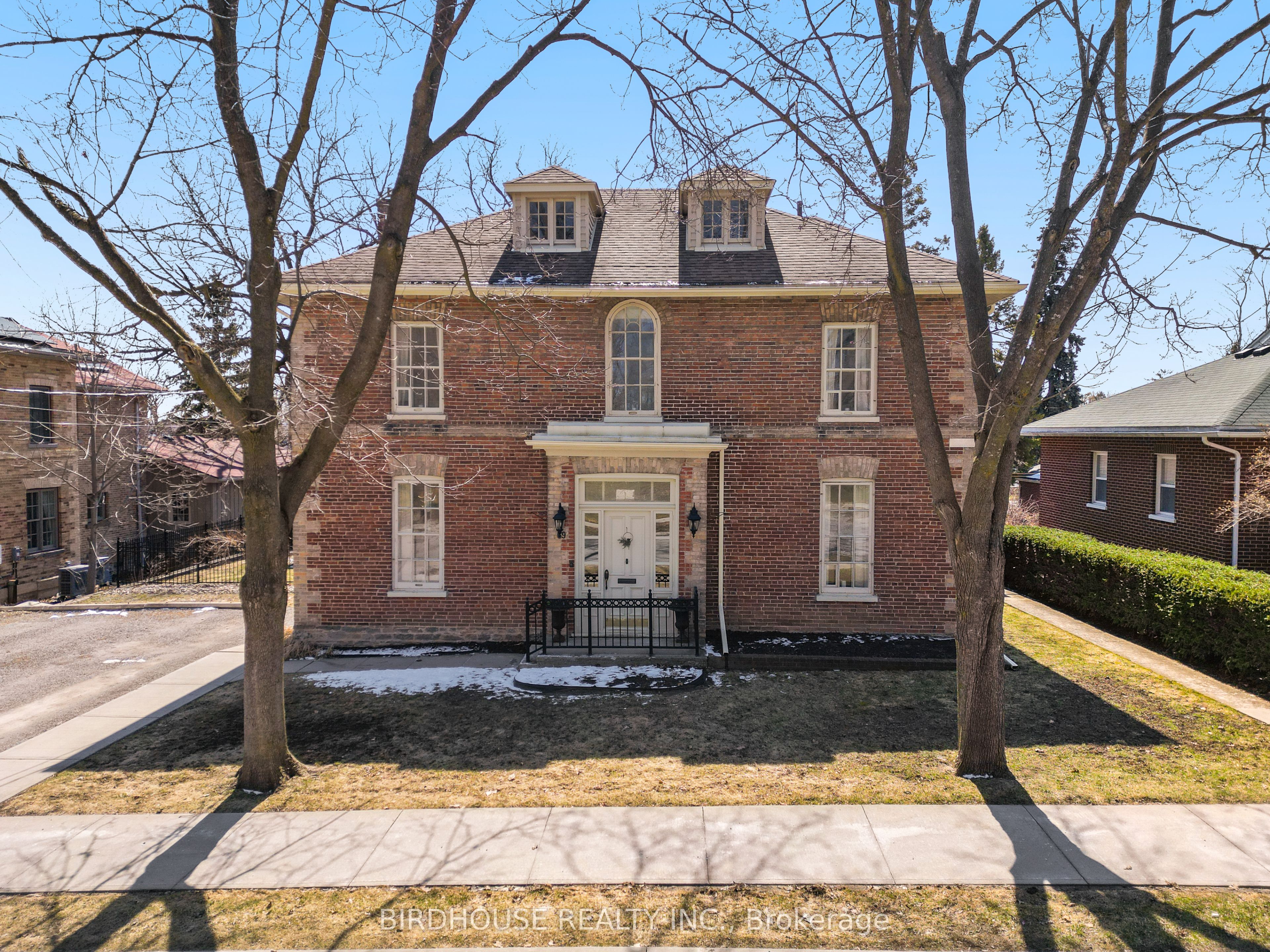 69 Bond Street W, Kawartha Lakes, ON, K9V 3R3