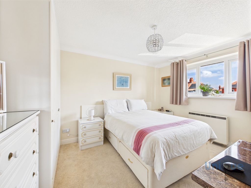 Additional image 11 of 2 bed flat for saleDawlish Lodge, 421 Clifton Drive North, Lytham St. Annes FY8