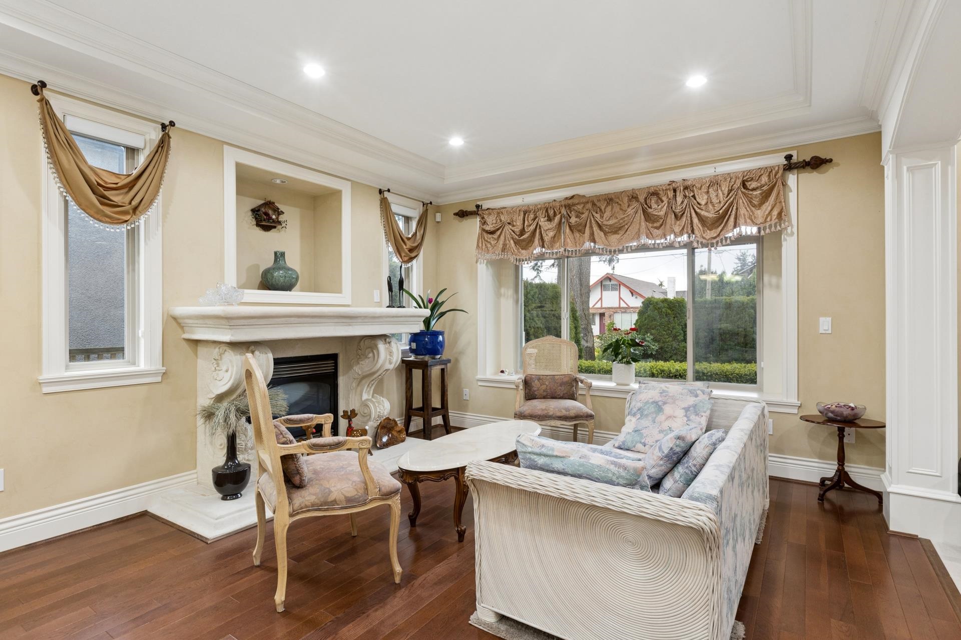 Additional image 4 of 418 13th Street E, North Vancouver, BC, V7L 2M1