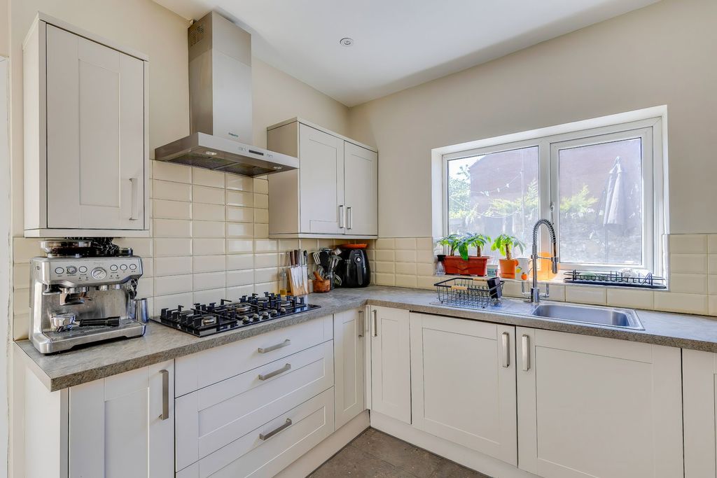 Additional image 13 of 4 bed terraced house for saleMackintosh Place, Roath, Cardiff CF24