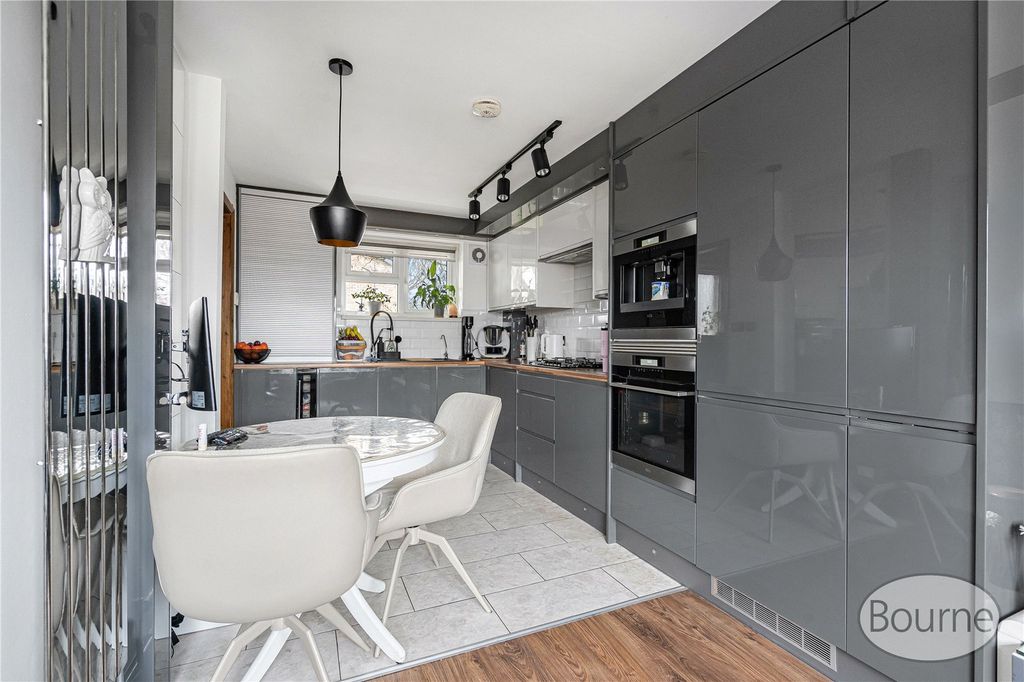 Additional image 3 of 2 bed flat for saleColliers Close, Goldsworth Park, Woking, Surrey GU21