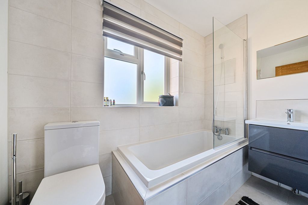 Additional image 5 of 2 bed detached house for saleHawkswell Close, Woking GU21