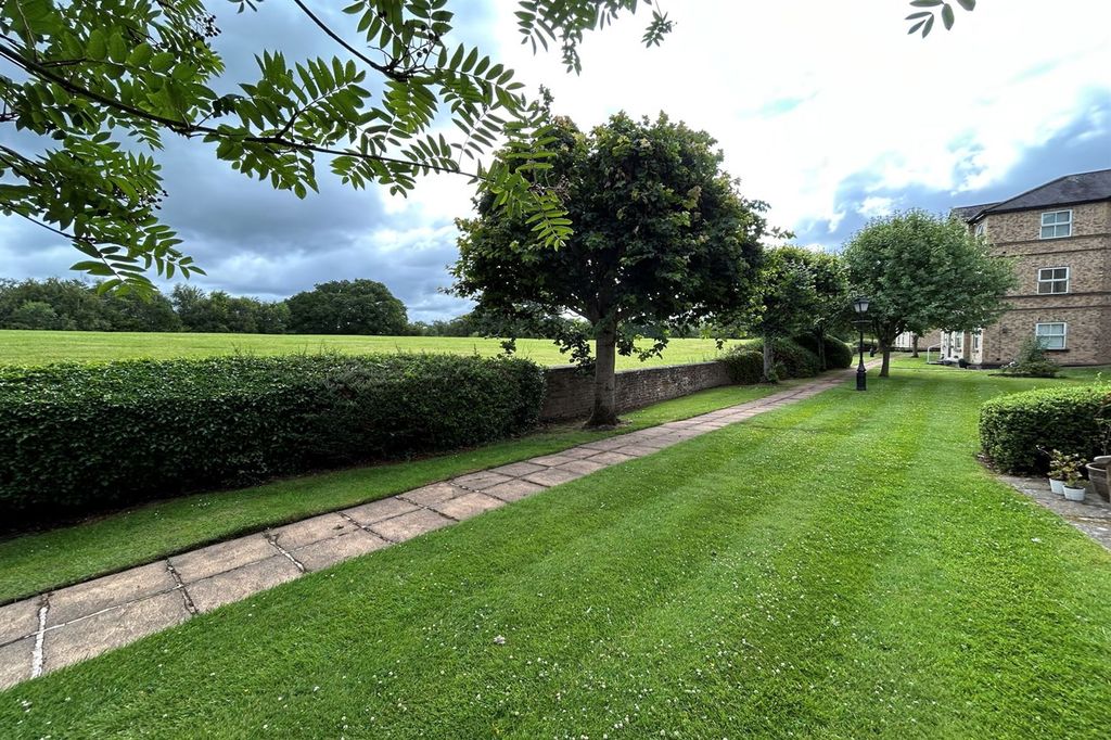 Additional image 8 of 1 bed property for saleBrook Lane, Brook View Court Brook Lane SK9