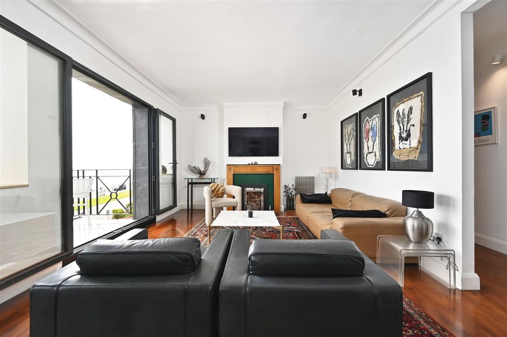 Additional image 3 of 3 bed flat for saleDe La Warr Parade, Bexhill-On-Sea TN40
