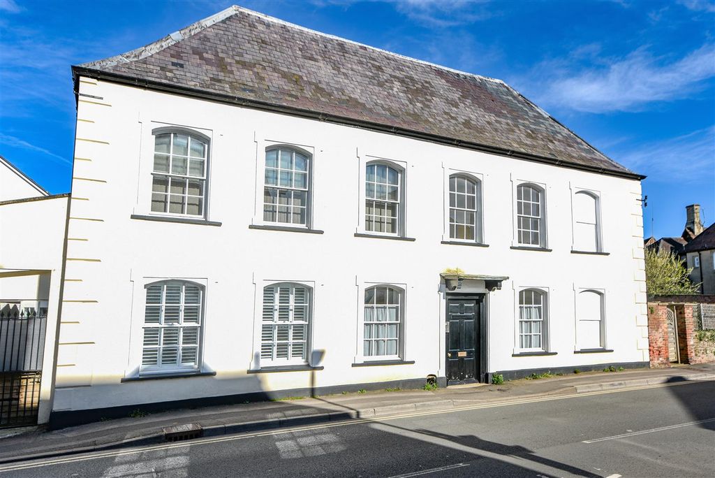 2 bed flat for saleFitzhardinge House, Marybrook Street, Berkeley GL13