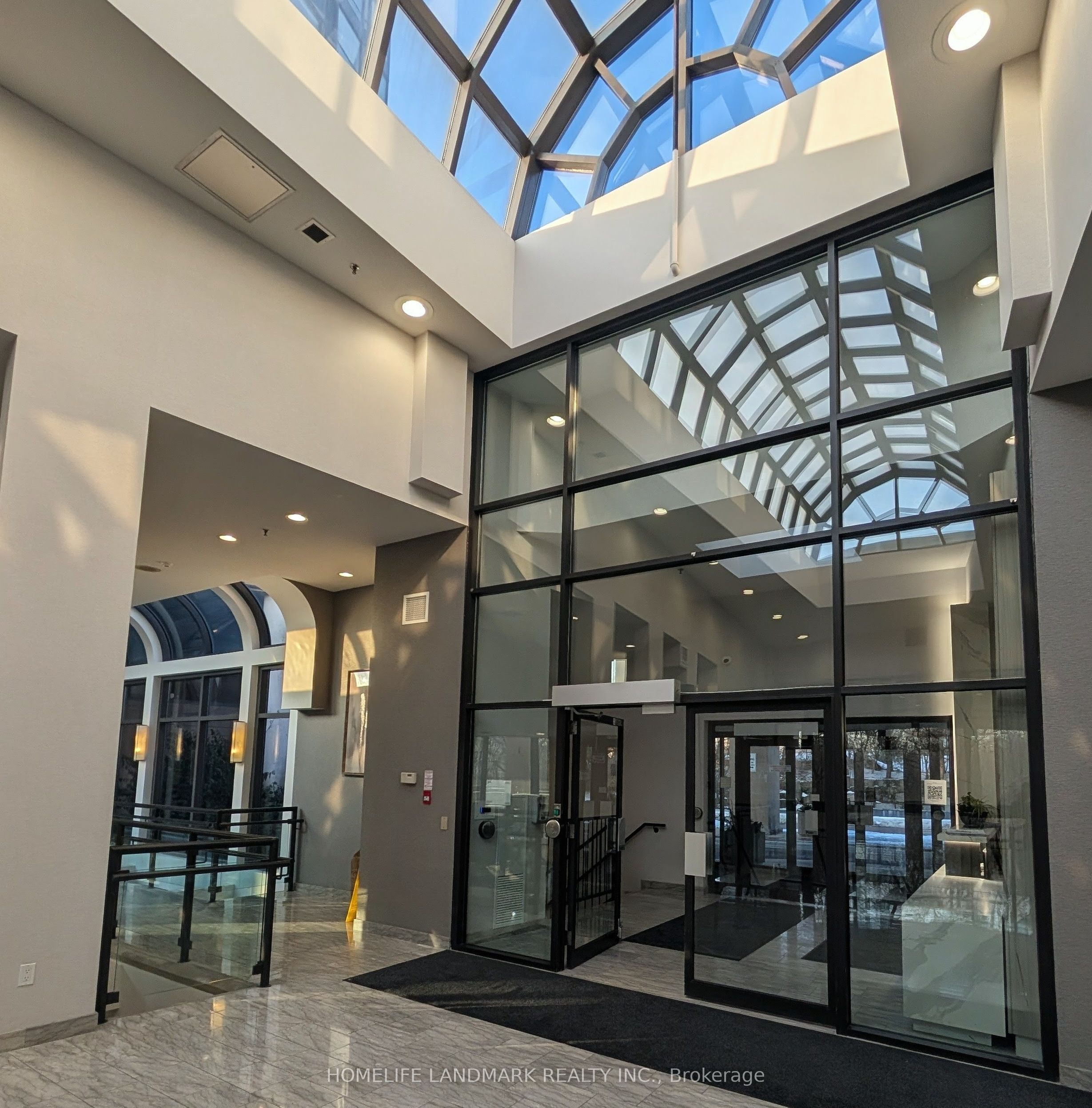 Additional image 4 of 004-1 Hickory Tree Road, Toronto, ON, M9N 3W4