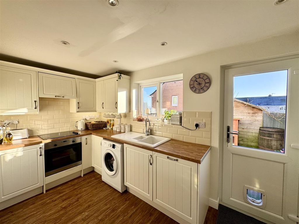 Additional image 2 of 4 bed end terrace house for saleMiddle Way, Bulwark, Chepstow NP16