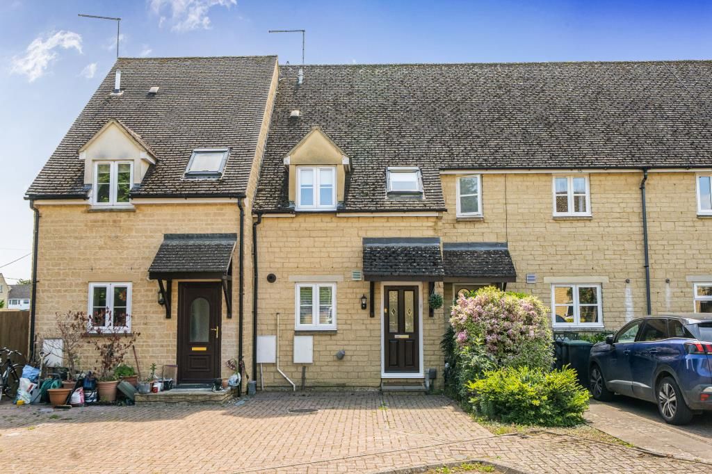 2 bed terraced house for salePembroke Place, Bampton OX18