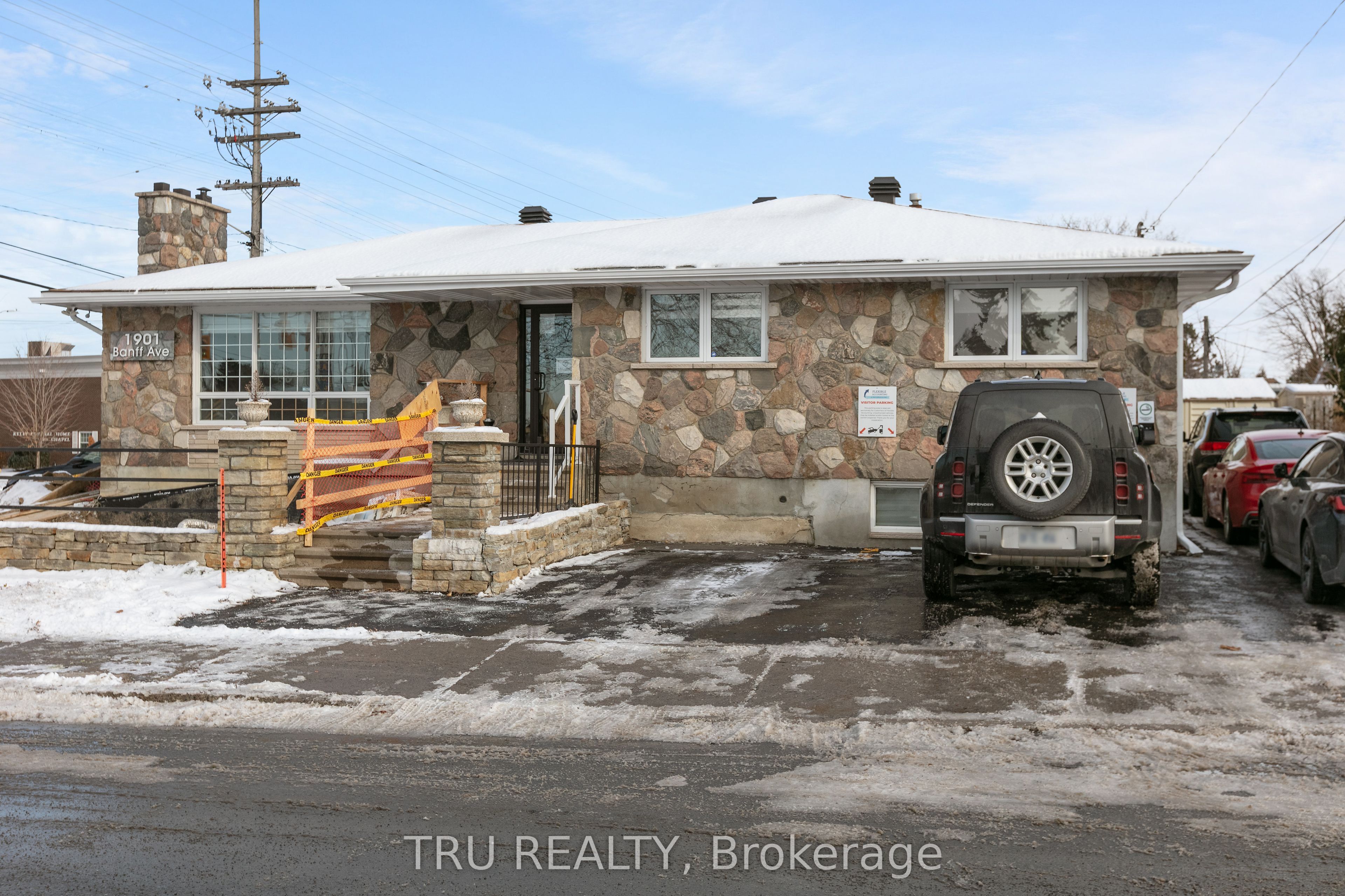 1901 Banff Avenue, Ottawa, ON, K1V 7W9