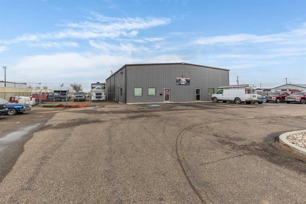 Additional image 3 of 81 Brier Estates Way NW, Medicine Hat, AB, T1C0B2