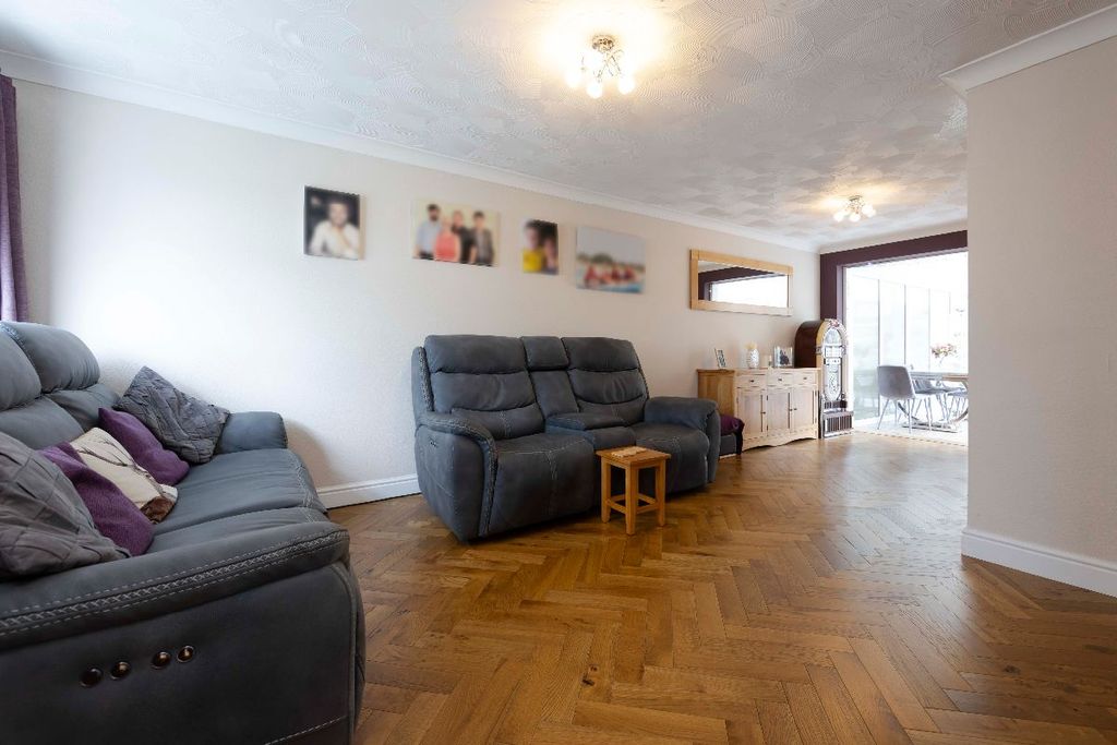 Additional image 3 of 4 bed semi-detached house for saleCynon View, Cilfynydd, Pontypridd CF37