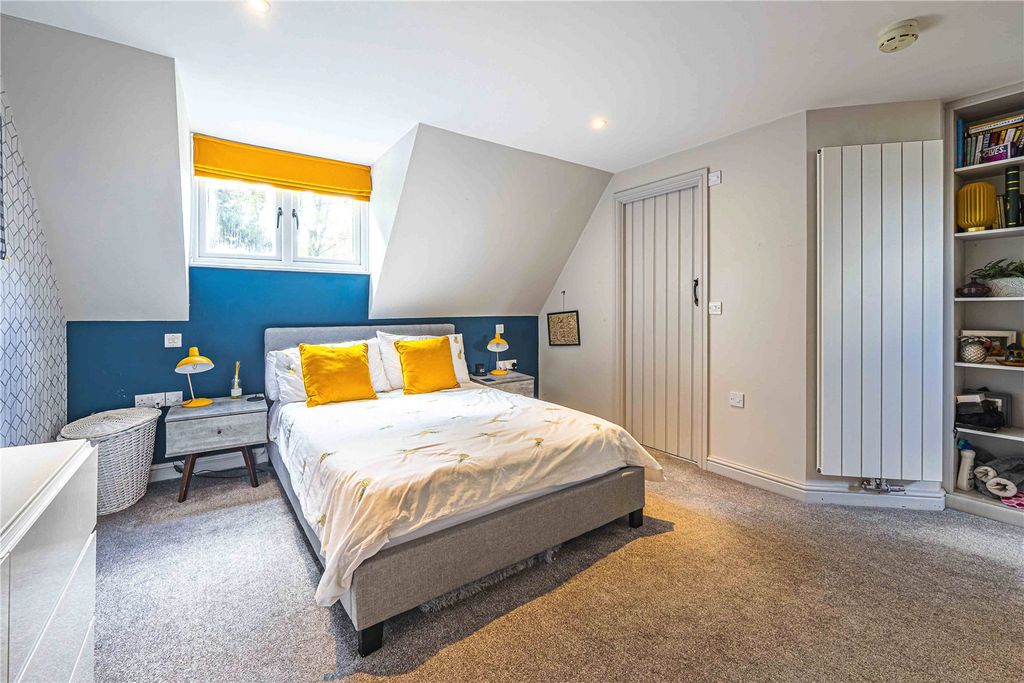 Additional image 16 of 5 bed detached house for saleCastle Gateway, Berkhamsted, Hertfordshire HP4