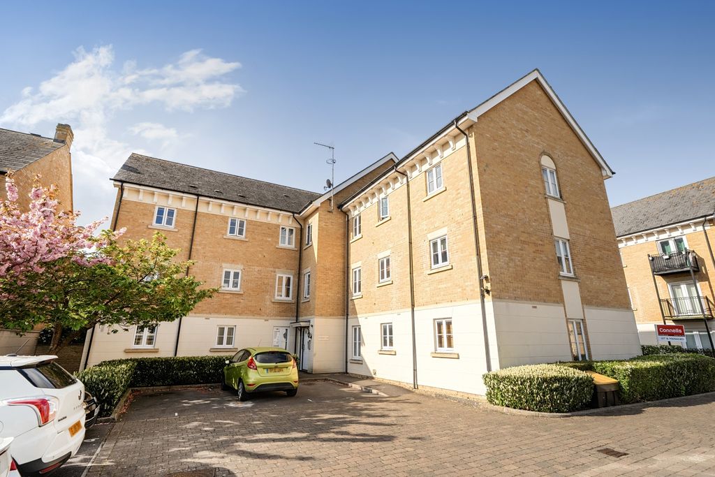 Additional image 4 of 2 bed flat for saleChandlers Court, 2 Appleford Drive OX18