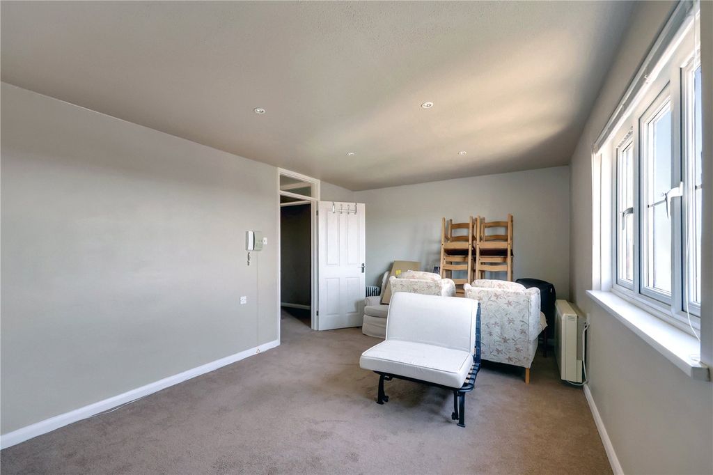 Additional image 5 of 1 bed flat for saleAlexandra Court, Alexandra Road, Barnstaple EX32
