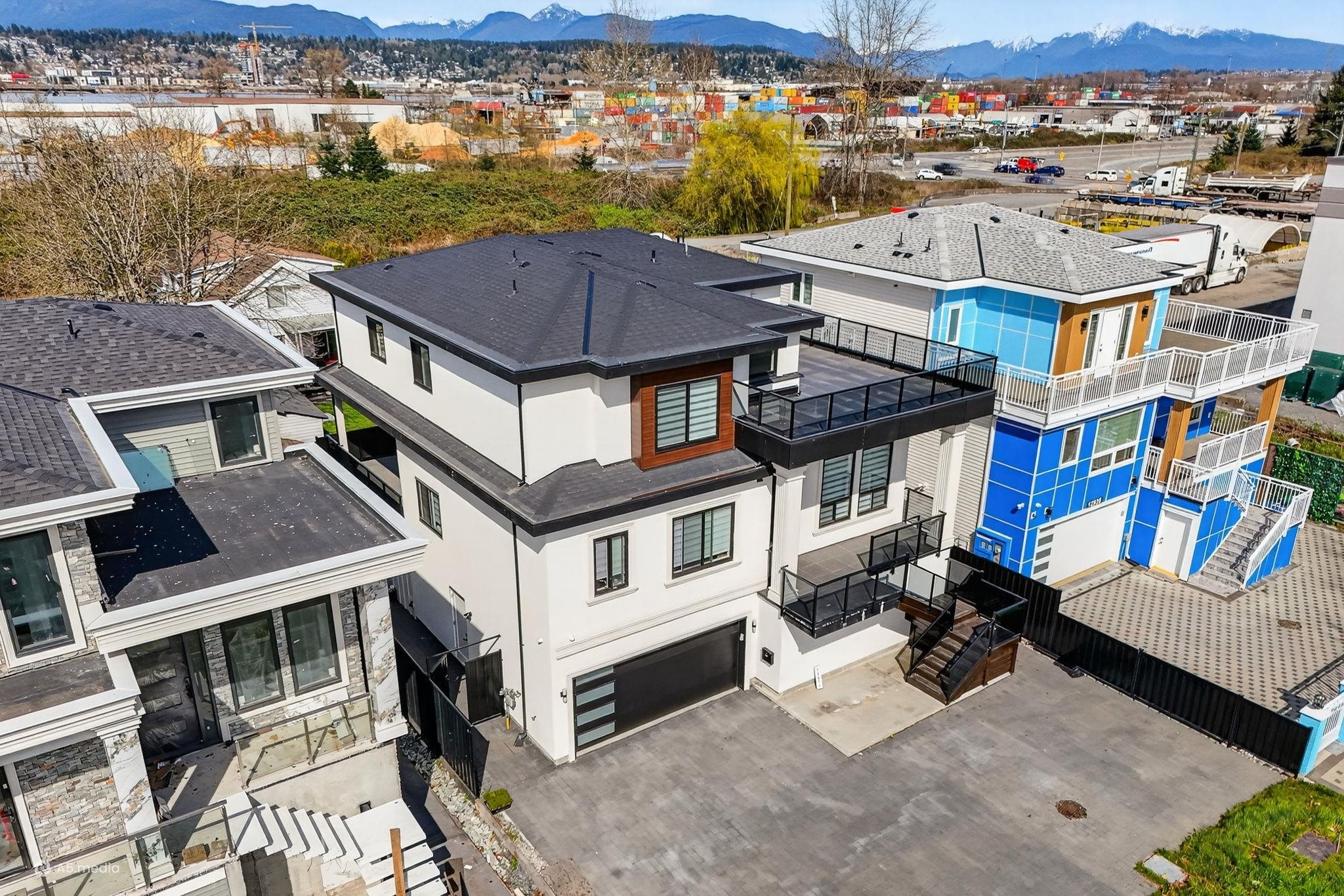 Additional image 3 of 12927 115a Avenue, Surrey, BC, V3R 2R3