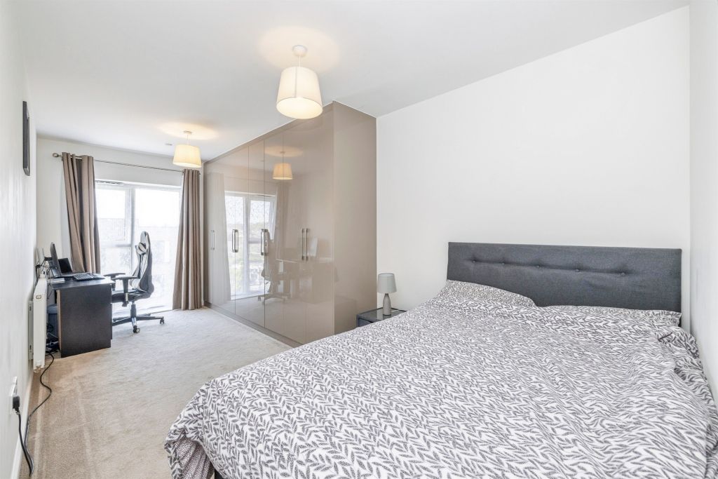 Additional image 5 of 2 bed flat for saleFairfield Avenue, Watford WD19