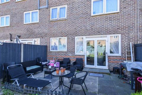 Tiptree Crescent, Ilford IG5