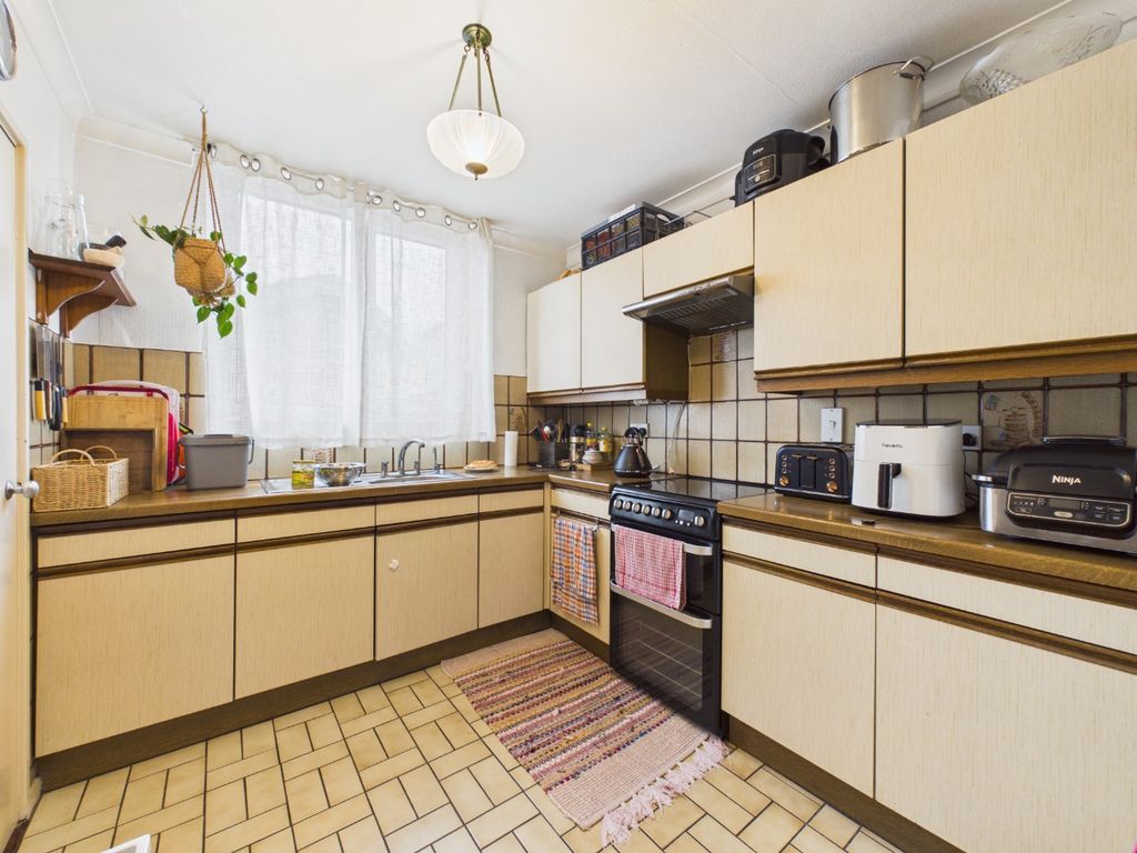Additional image 4 of 3 bed flat for saleGoodwin Parade, Hull HU3