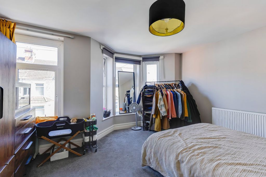 Additional image 18 of 4 bed terraced house for saleMackintosh Place, Roath, Cardiff CF24