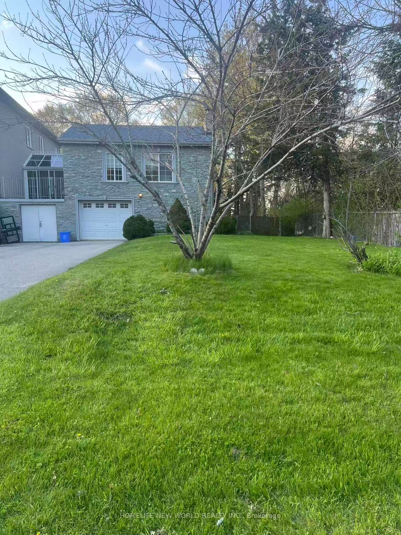 B-88 Park Cres Crescent, Richmond Hill, ON, L4E 3J4