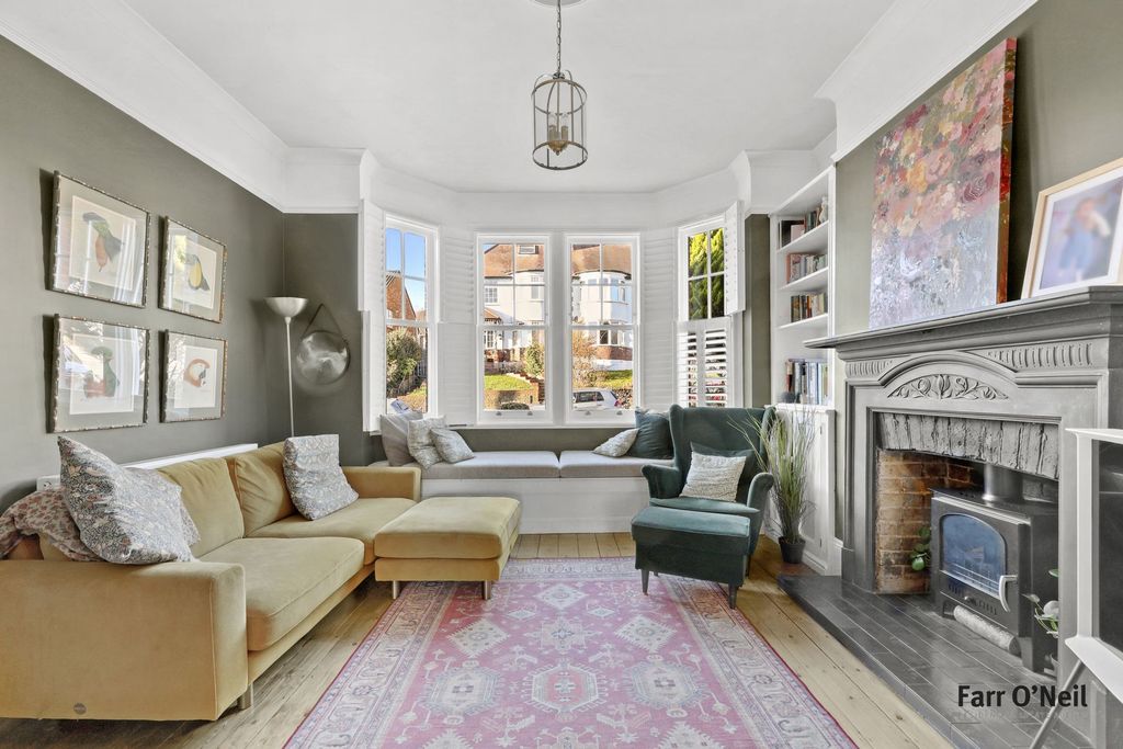 Additional image 9 of 4 bed semi-detached house for saleRussell Road, Buckhurst Hill IG9