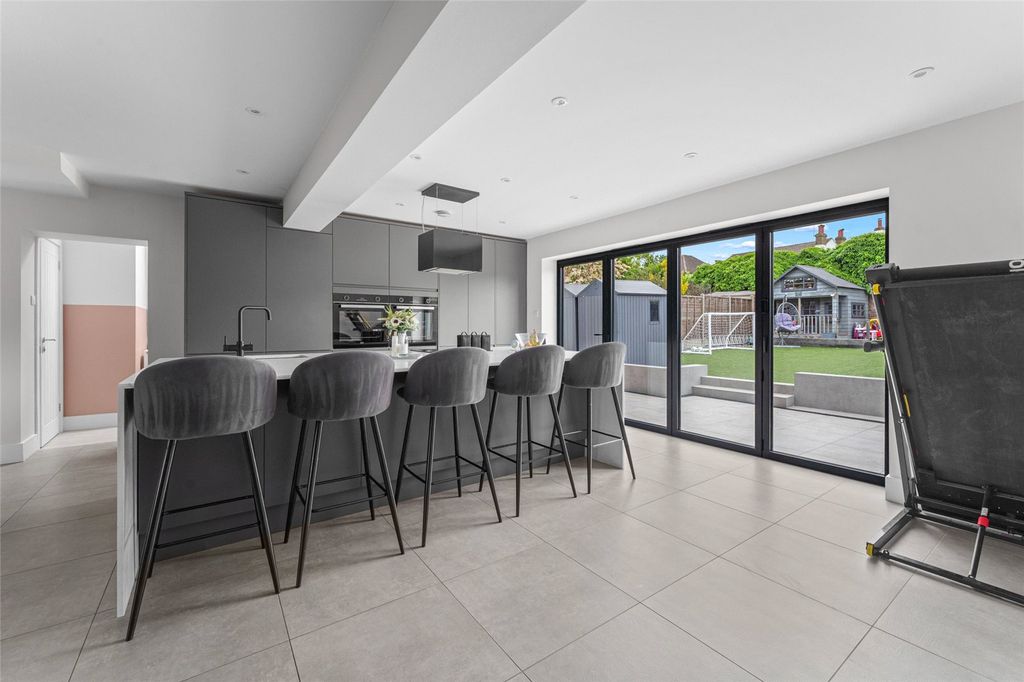 Additional image 4 of 4 bed semi-detached house for saleFollett Drive, Abbots Langley, Hertfordshire WD5