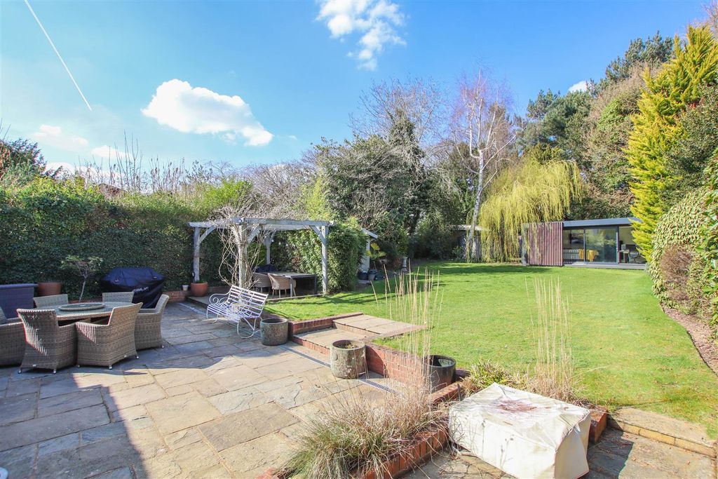 Additional image 37 of 6 bed semi-detached house for saleSt. Catherines Road, Broxbourne EN10