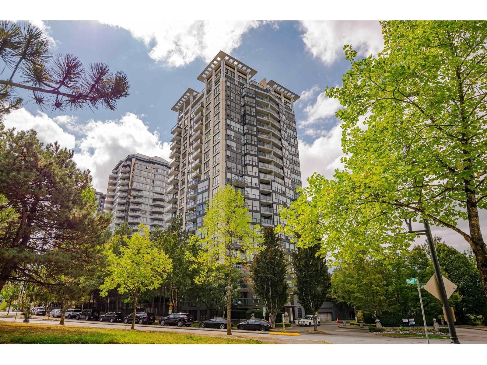 501-10899 University Drive, Surrey, BC, V3T 5V2