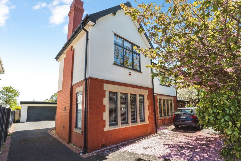 4 bed detached house for saleSt. Annes Road, Blackpool, Lancashire FY4