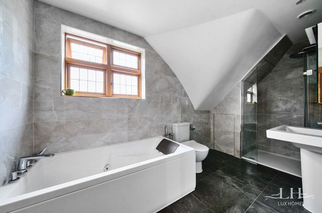 Additional image 3 of 6 bed detached house for saleParkstone Avenue, Emerson Park RM11