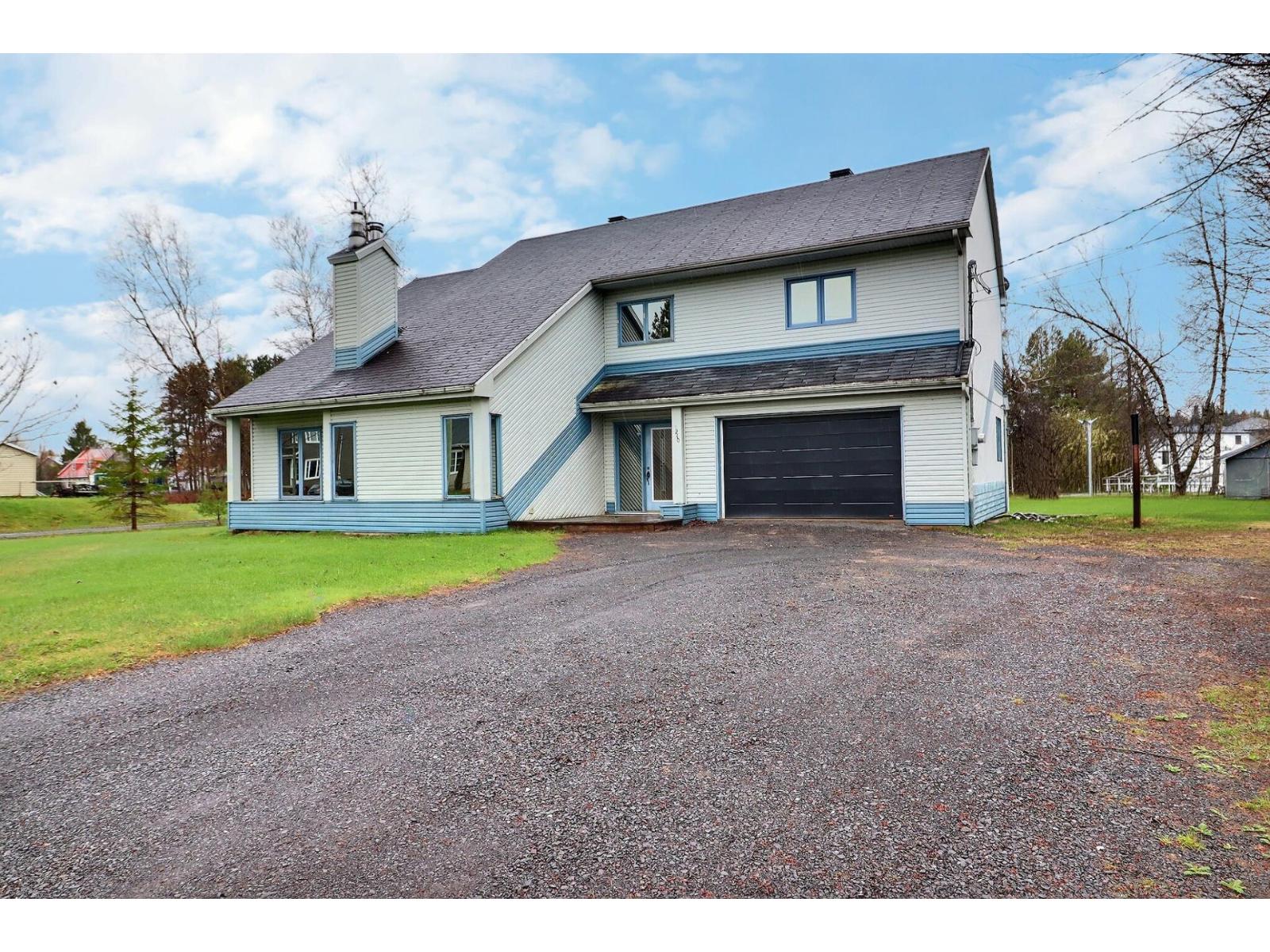 1240 Rue Grondin