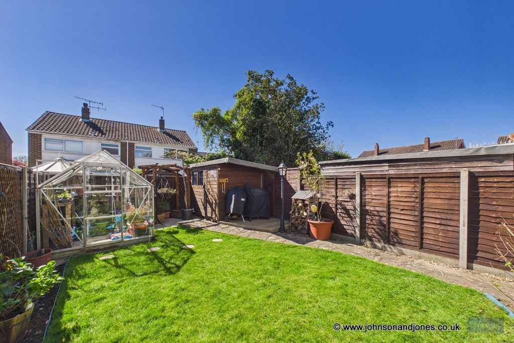 Additional image 16 of 1 bed property for saleCornhill Close, Addlestone KT15