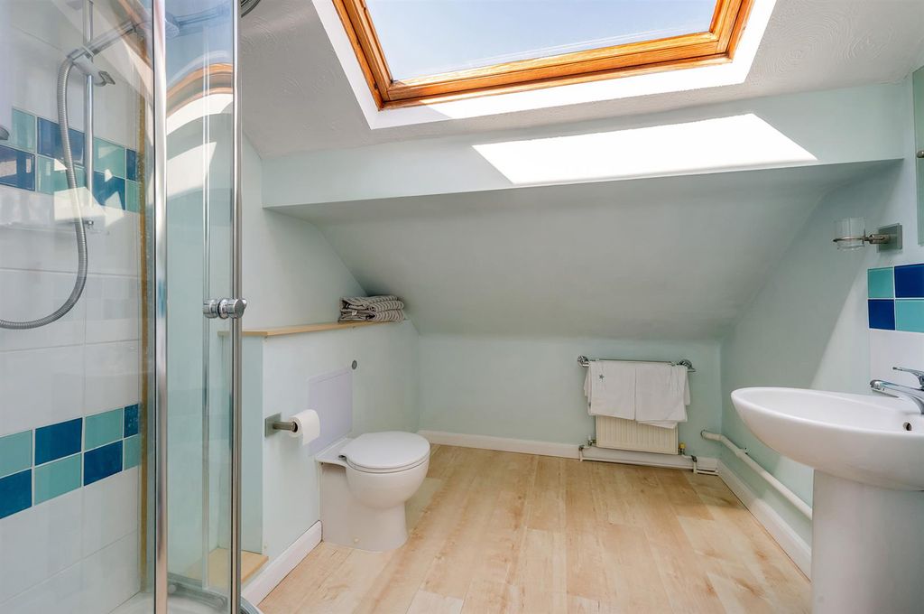 Additional image 17 of 4 bed chalet for saleCattle Lane, Abbotts Ann, Andover SP11