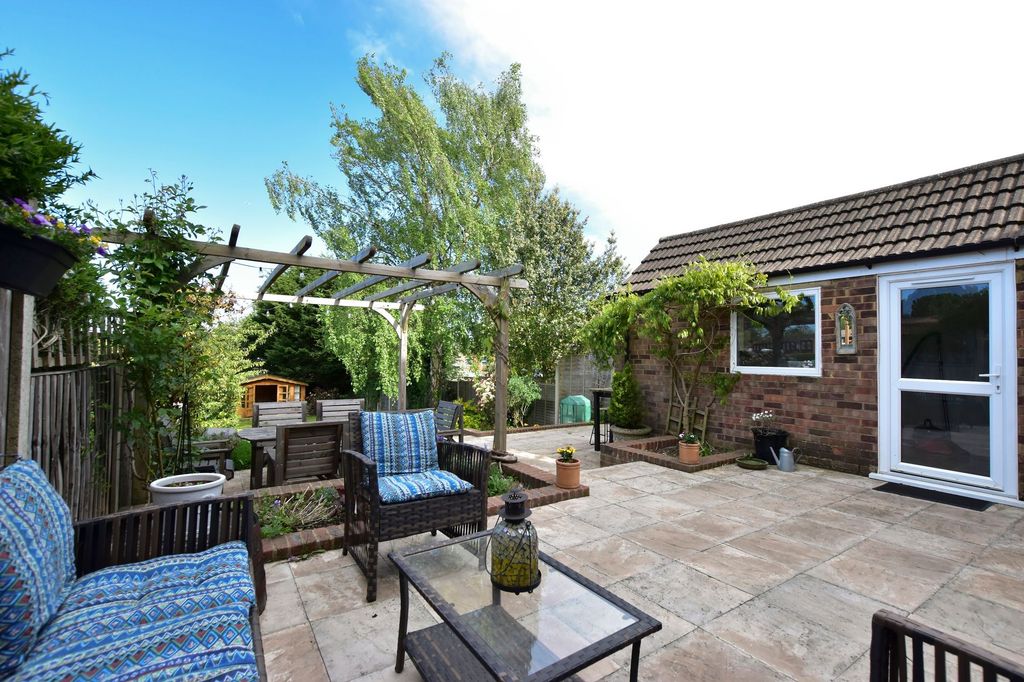 Additional image 33 of 4 bed semi-detached house for saleTibbs Hill Road, Abbots Langley WD5