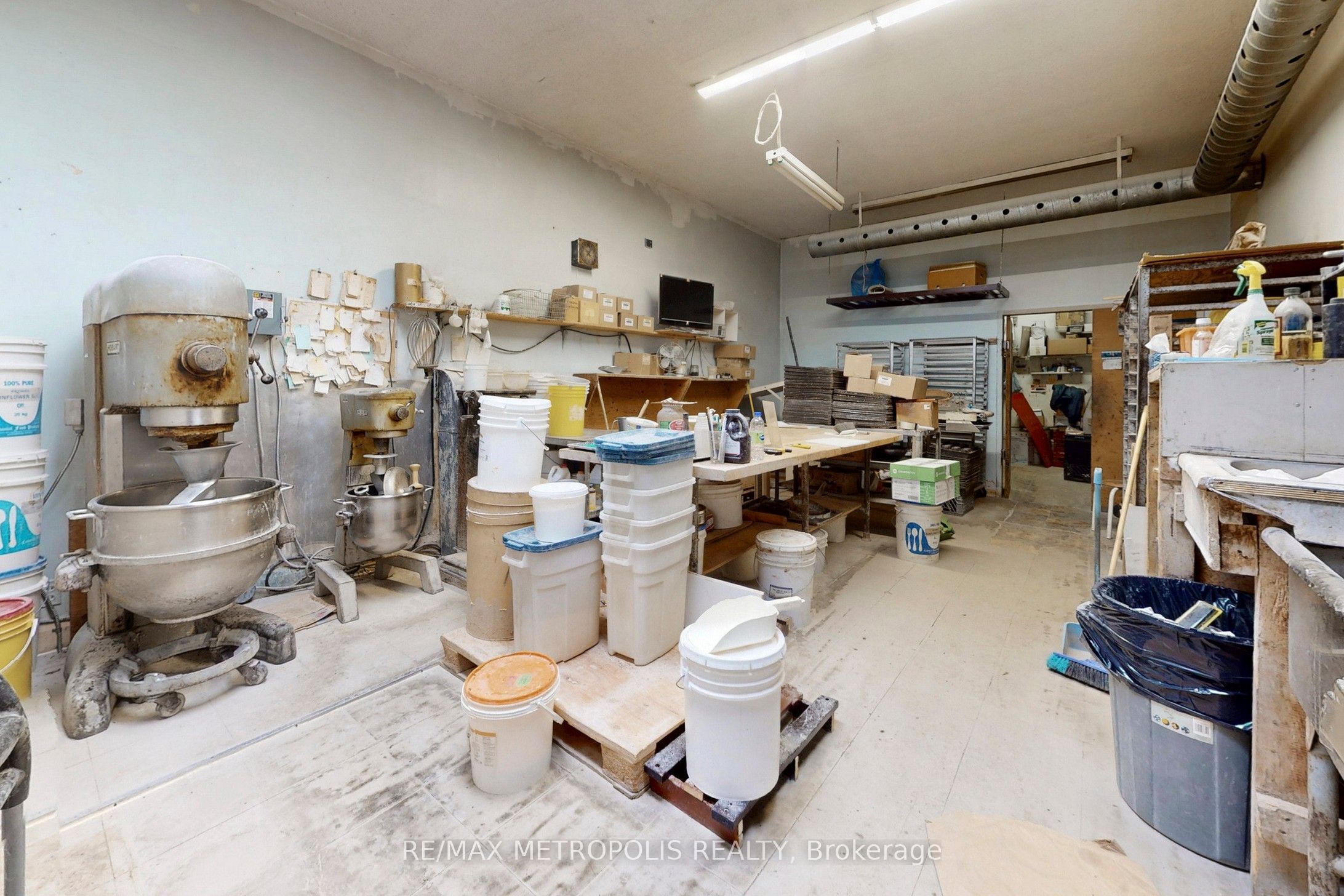Additional image 3 of 460 Bloor Street W, Toronto, ON, M5S 1X8