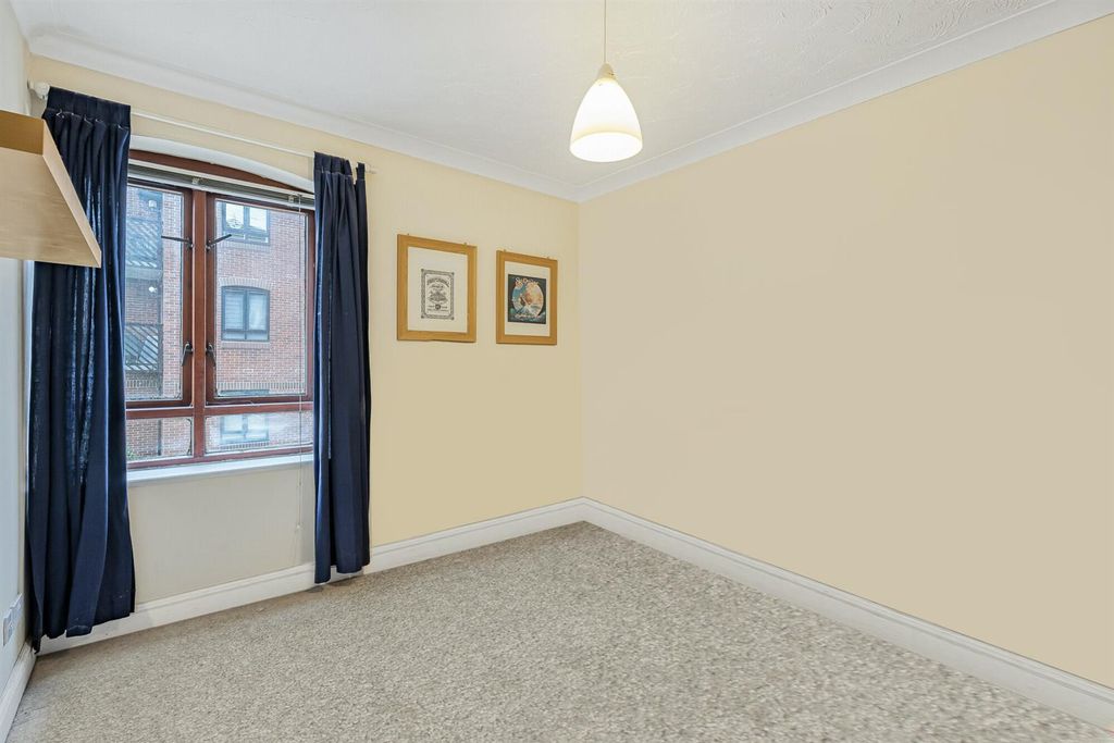 Additional image 14 of 2 bed flat for saleBoleyn Court, Epping New Road, Buckhurst Hill IG9